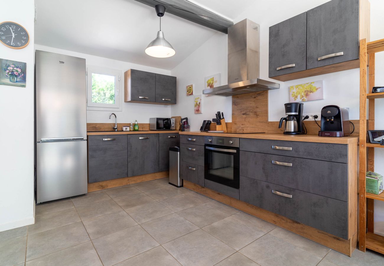 House in Caumont sur Durance - House with heated swimming pool and jacuzzi “La castagne”