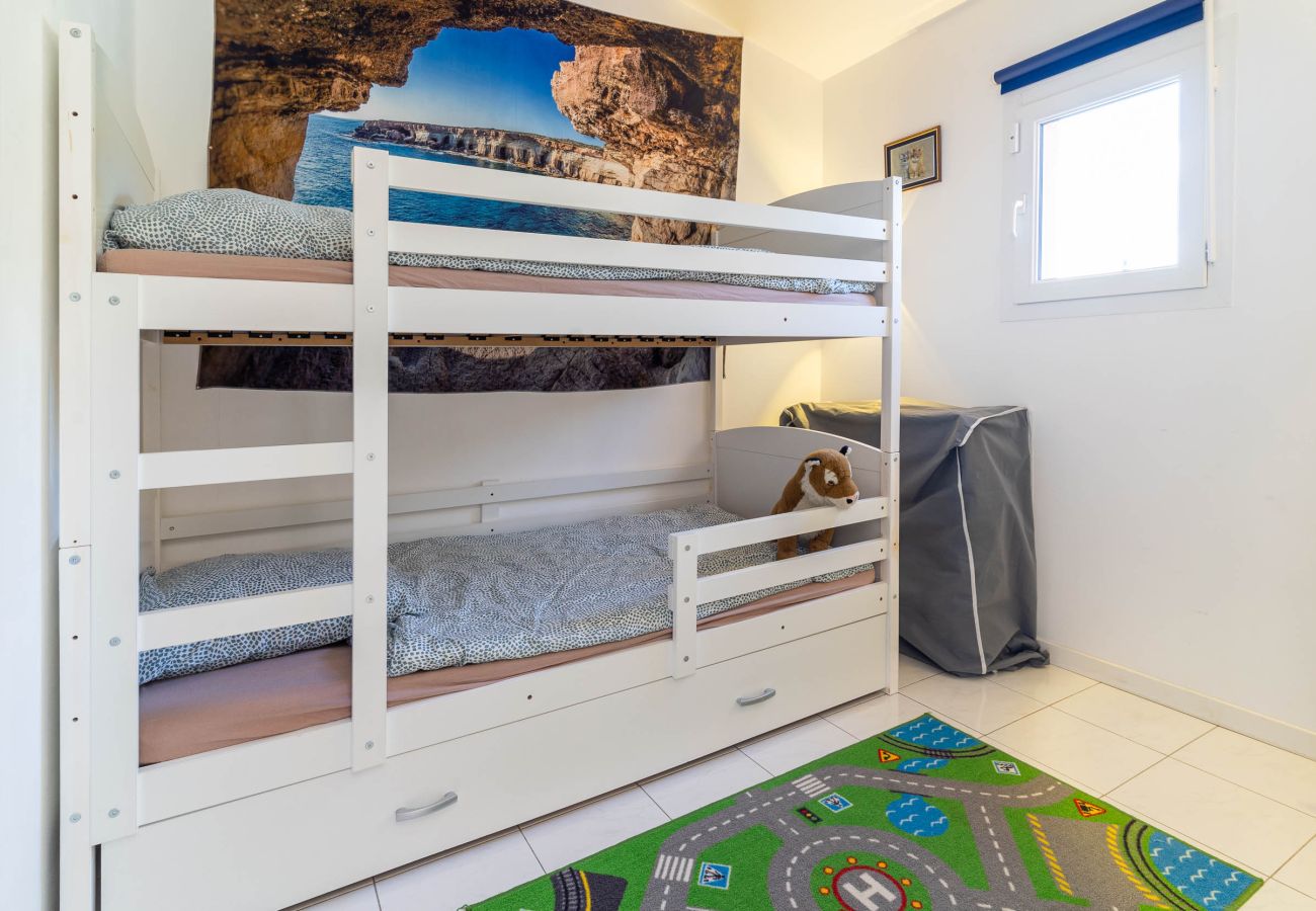 House in Caumont sur Durance - House with heated swimming pool and jacuzzi “La castagne”