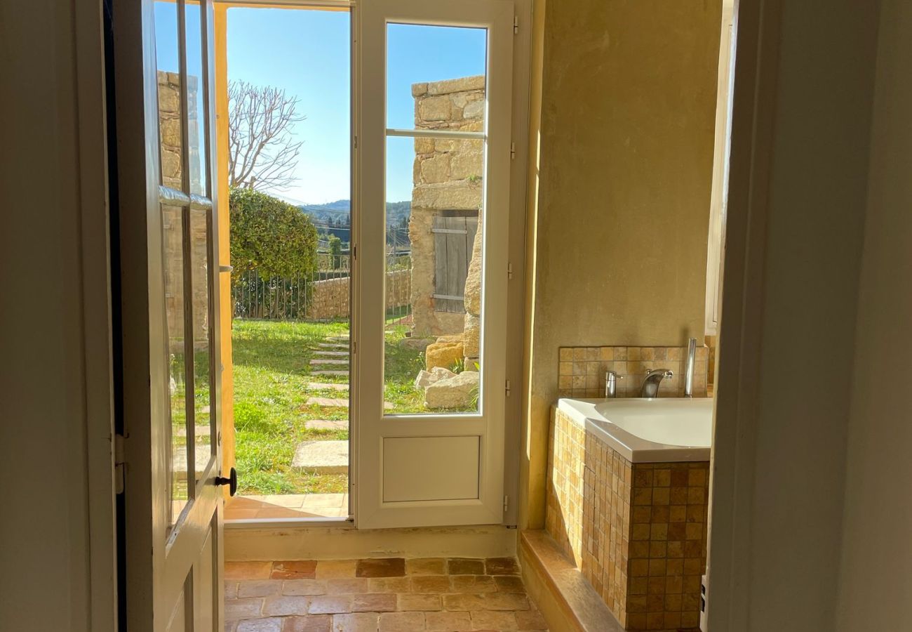 Garden access from the bathroom for absolute peace and quiet