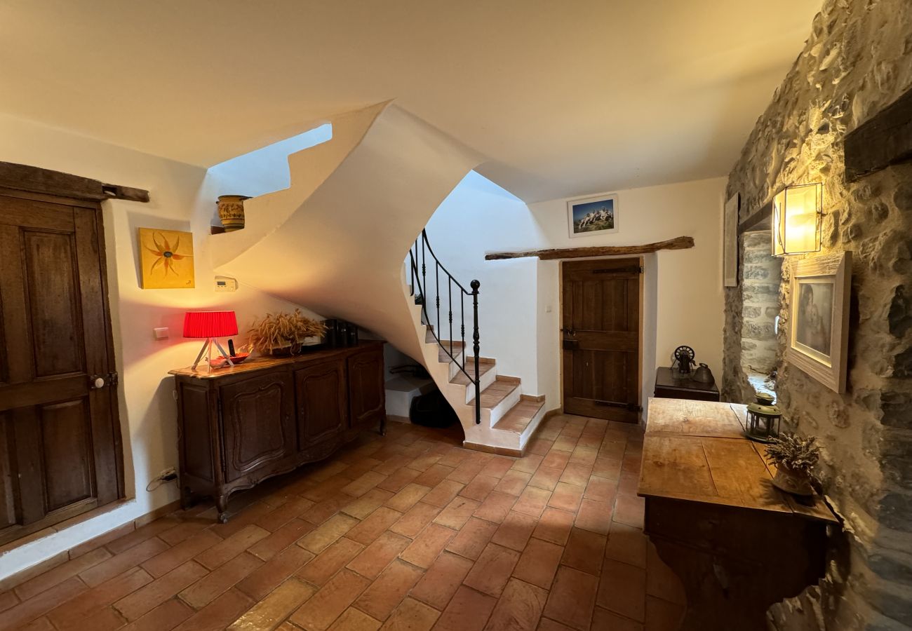 Villa à Bézaudun-sur-Bîne - Havre de Paix, maison de campagne avec un capacité d'accueil de 15 personnes