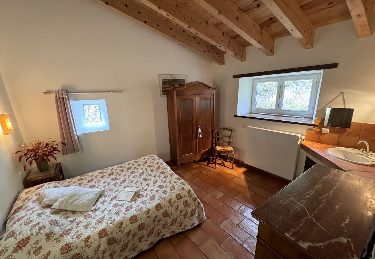 Villa à Bézaudun-sur-Bîne - Havre de Paix, maison de campagne avec un capacité d'accueil de 15 personnes