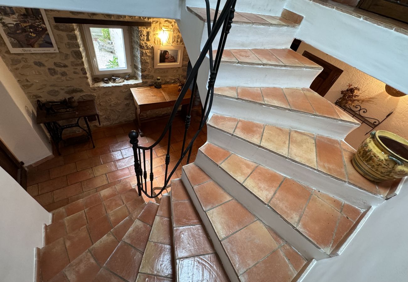 Villa à Bézaudun-sur-Bîne - Havre de Paix, maison de campagne avec un capacité d'accueil de 15 personnes