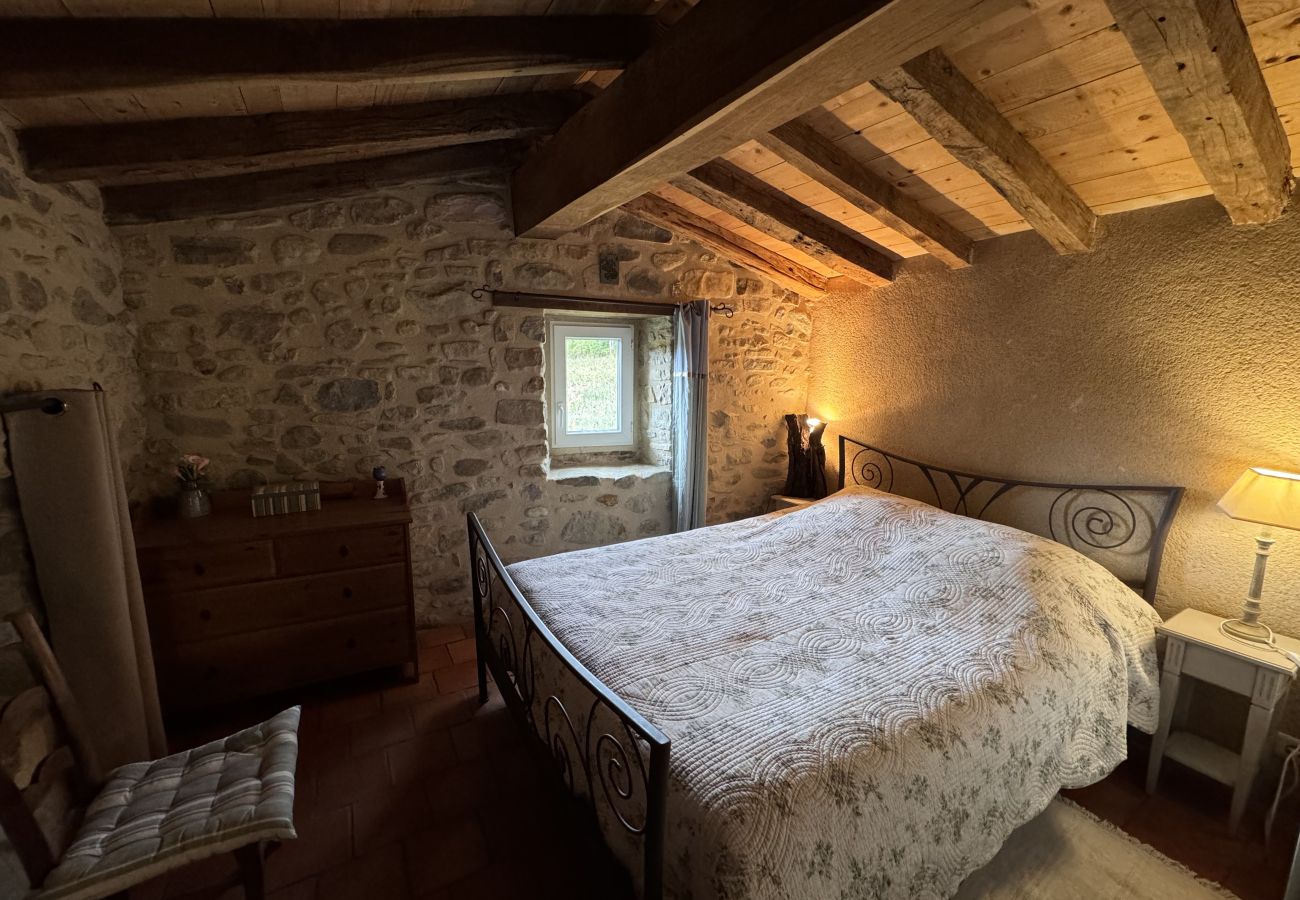 Villa à Bézaudun-sur-Bîne - Havre de Paix, maison de campagne avec un capacité d'accueil de 15 personnes
