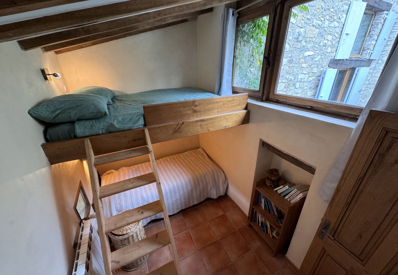 Villa à Bézaudun-sur-Bîne - Havre de Paix, maison de campagne avec un capacité d'accueil de 15 personnes