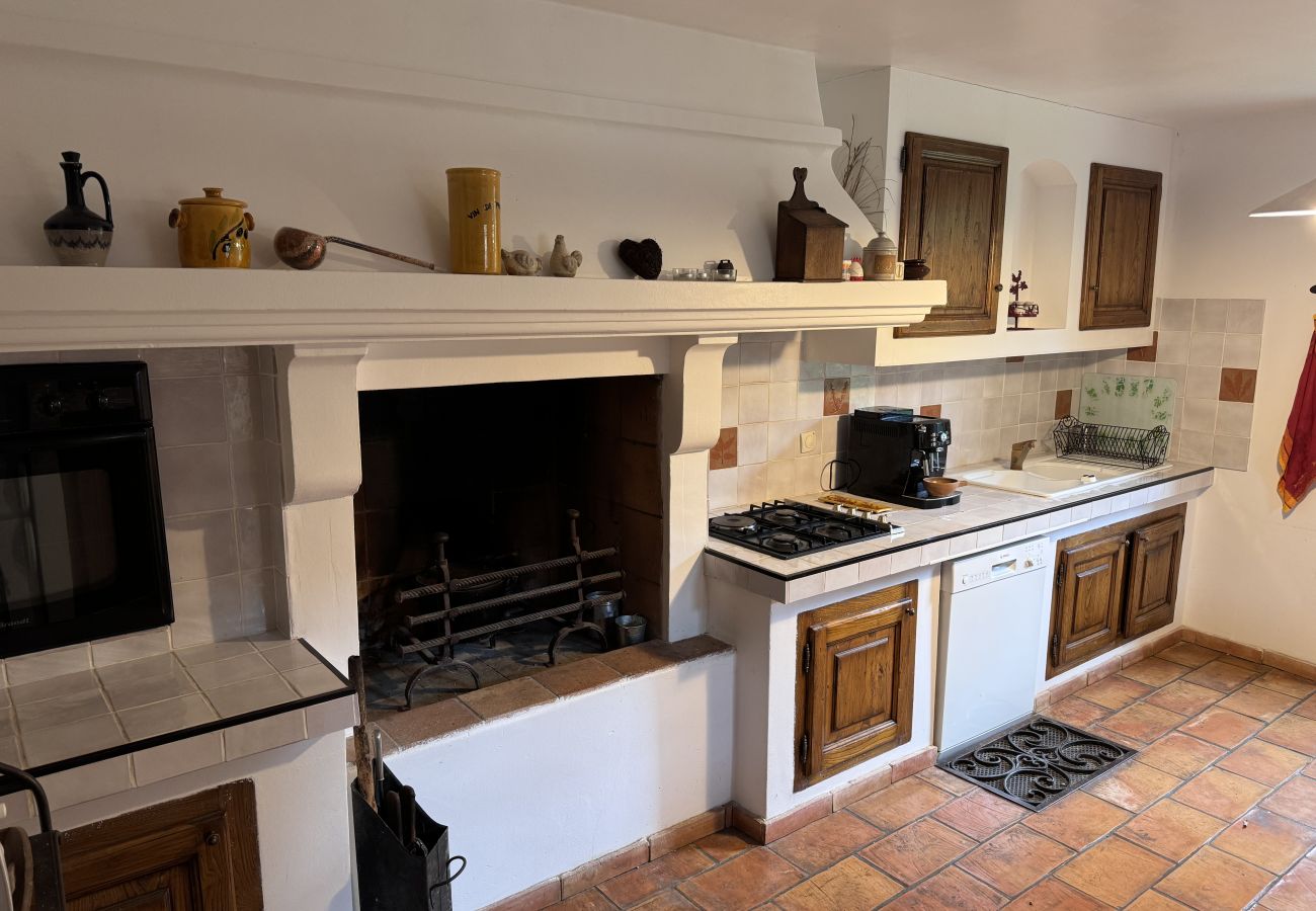 Villa à Bézaudun-sur-Bîne - Havre de Paix, maison de campagne avec un capacité d'accueil de 15 personnes