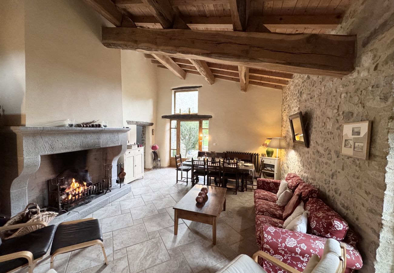Villa à Bézaudun-sur-Bîne - Havre de Paix, maison de campagne avec un capacité d'accueil de 15 personnes