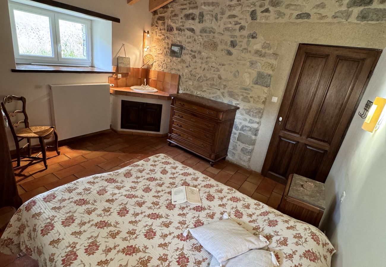 Villa à Bézaudun-sur-Bîne - Havre de Paix, maison de campagne avec un capacité d'accueil de 15 personnes
