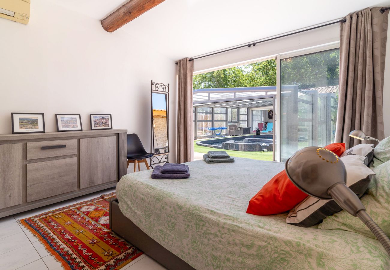 Maison à Caumont sur Durance - Maison avec piscine chauffée et jacuzzi 
