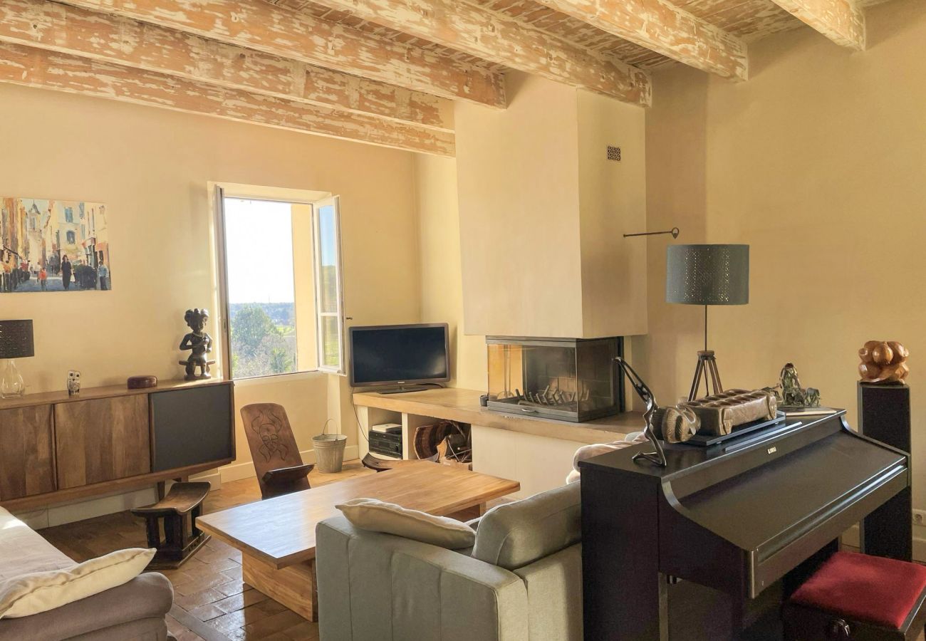 Maison à Lambesc - Le Mas St-Roch : capacité 7 personnes avec piscine