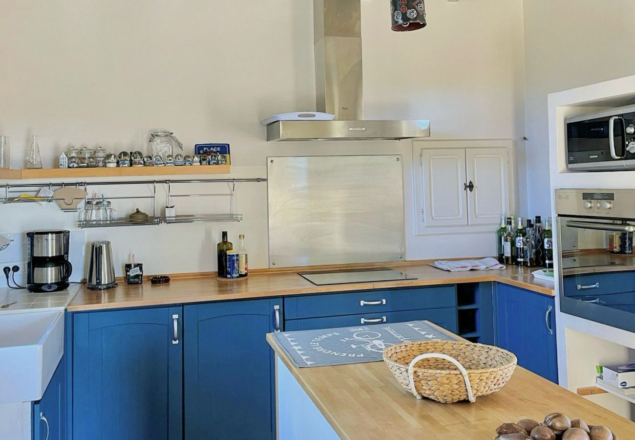 Maison à Lambesc - Le Mas St-Roch : capacité 7 personnes avec piscine