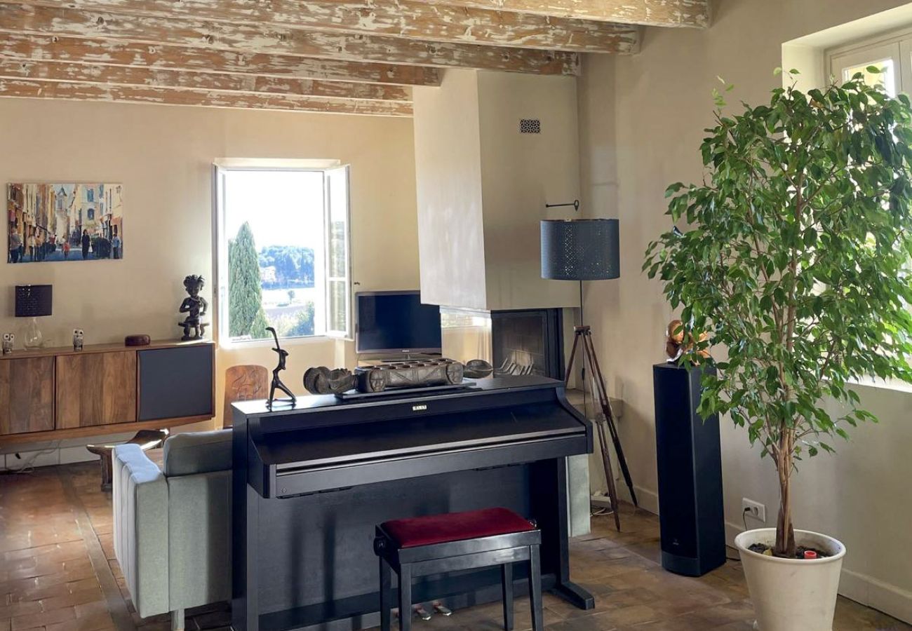 Maison à Lambesc - Le Mas St-Roch : capacité 7 personnes avec piscine