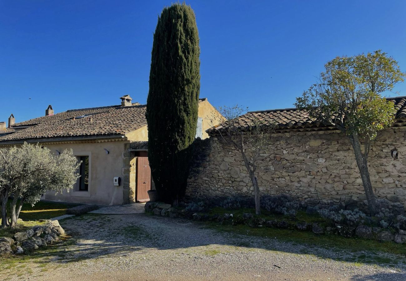 Maison à Lambesc - Le Mas St-Roch : capacité 7 personnes avec piscine